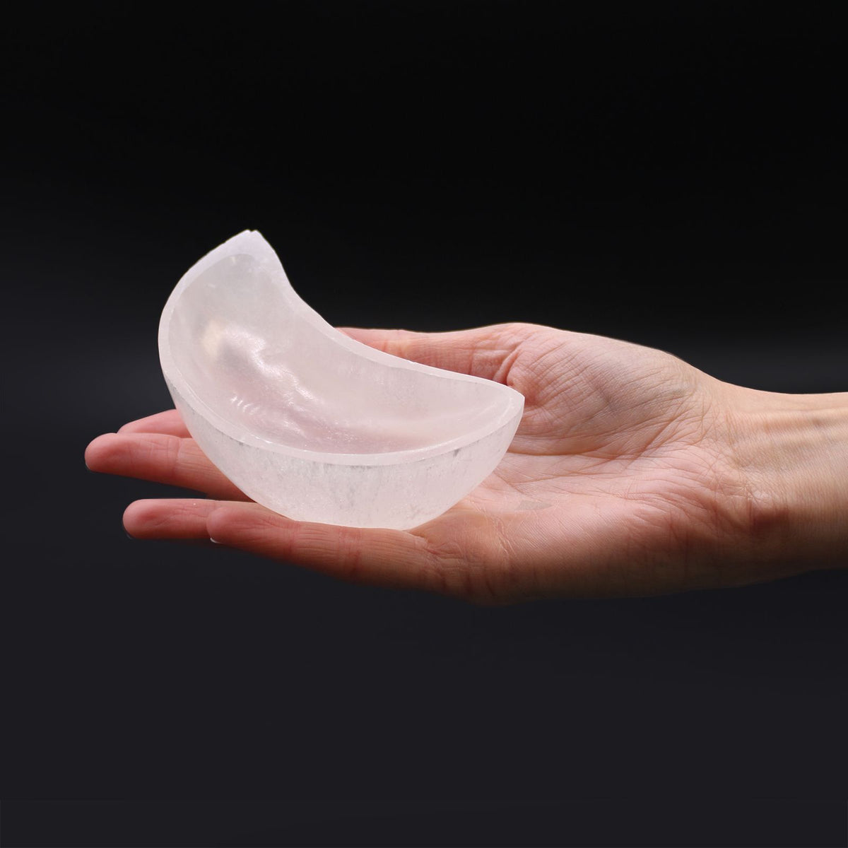 Cuenco de Selenita Luna 10 cm – NŪMEN MIND