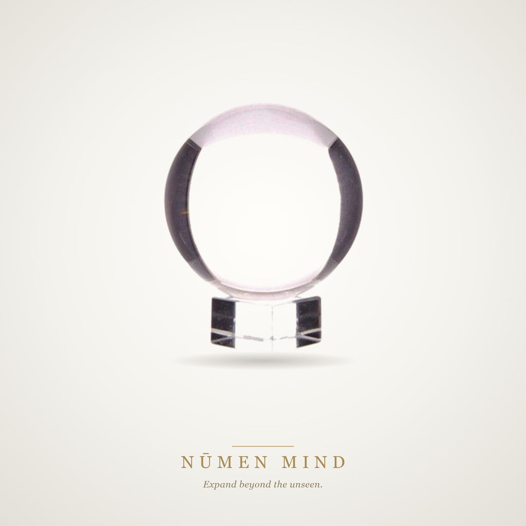 Bola de Cristal con Soporte 30 mm – NŪMEN MIND