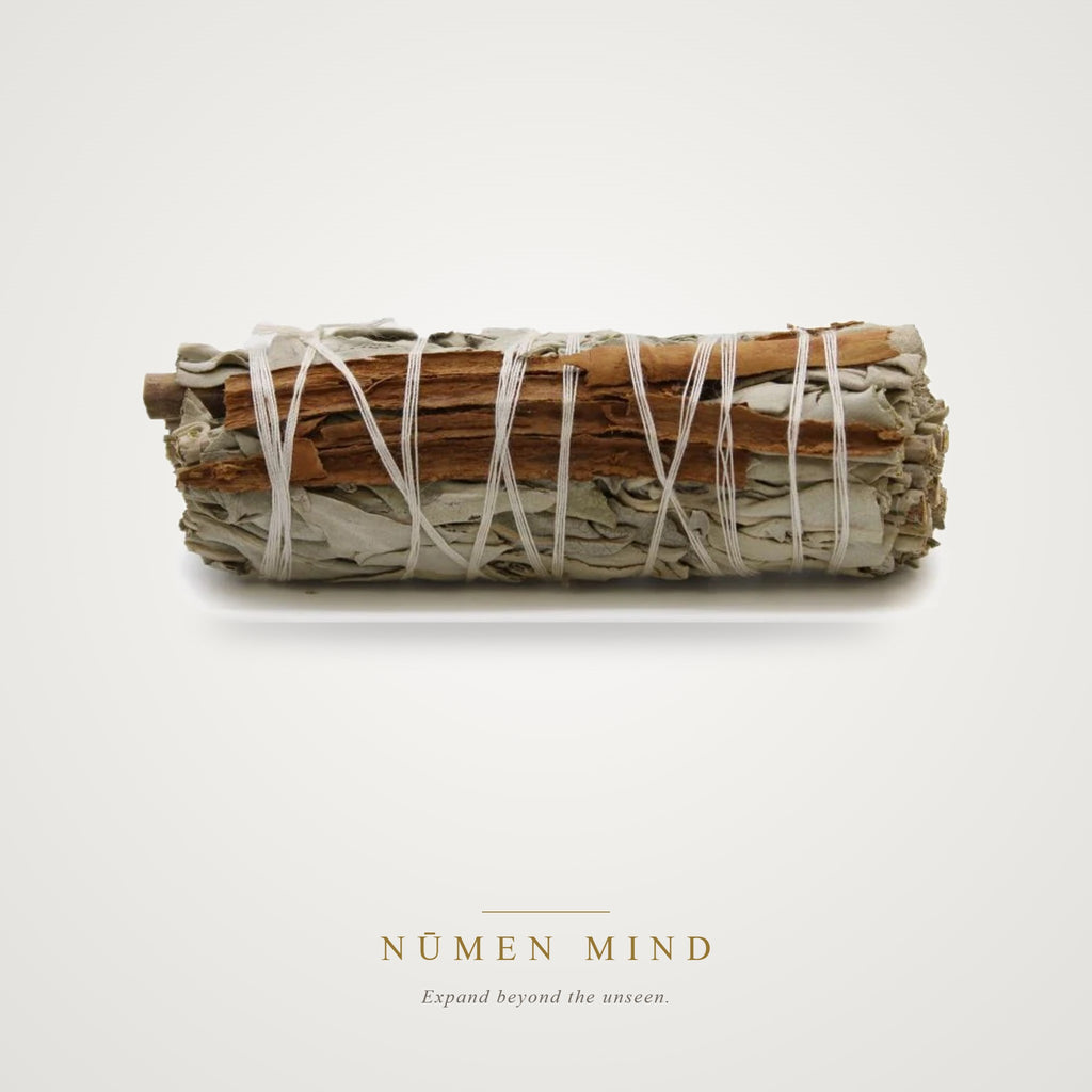 Atado de Salvia Blanca y Canela · 10 cm – NŪMEN MIND