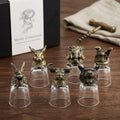 Vasos de chupito con animales míticos en bronce 