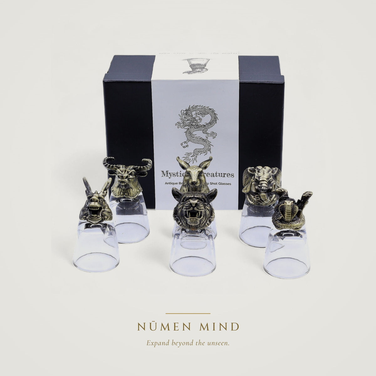 Vasos de chupito con animales míticos en bronce · NŪMEN MIND