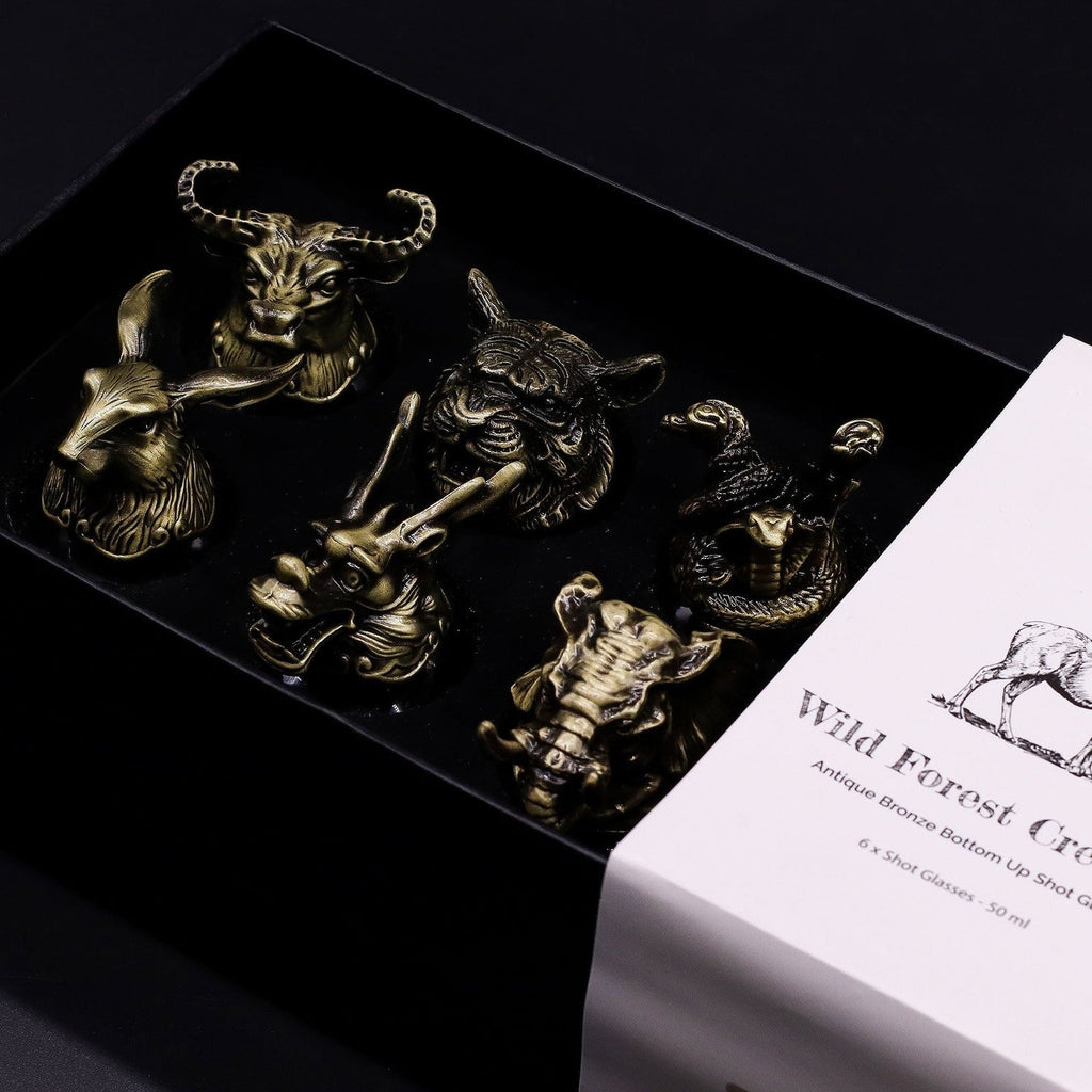 Vasos de chupito con animales míticos en bronce 
